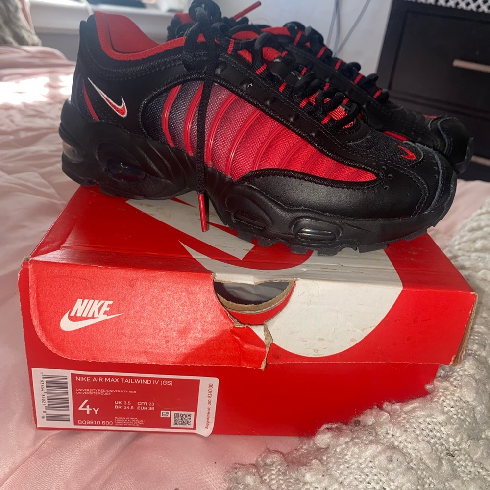 nike air max tail wings